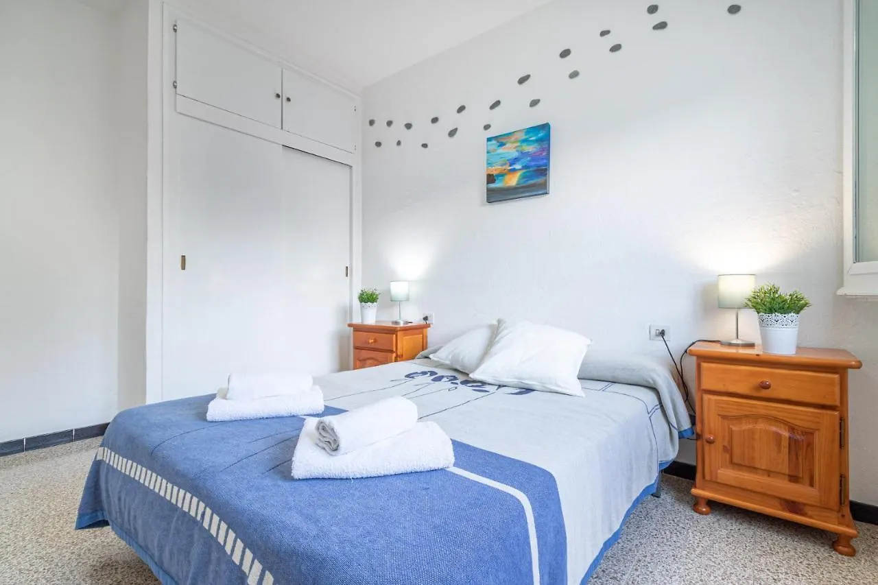 Apartaments Falco Llanca Apartment