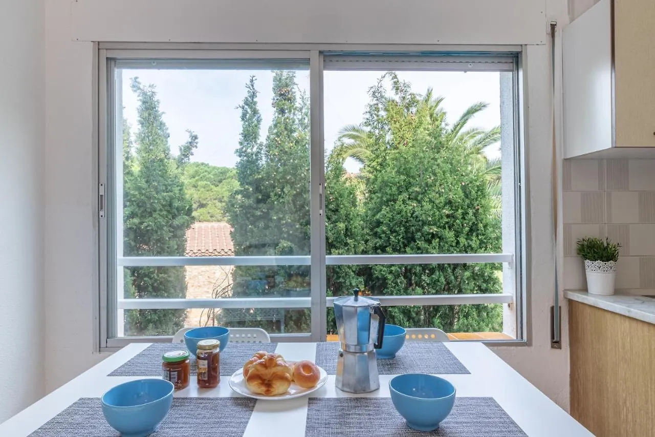 Apartaments Falco Llanca Apartment