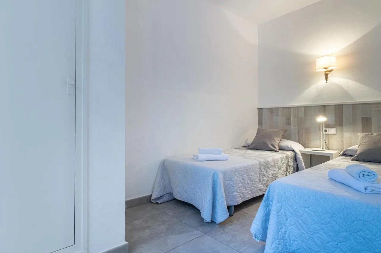 Apartaments Falco Llanca Apartment