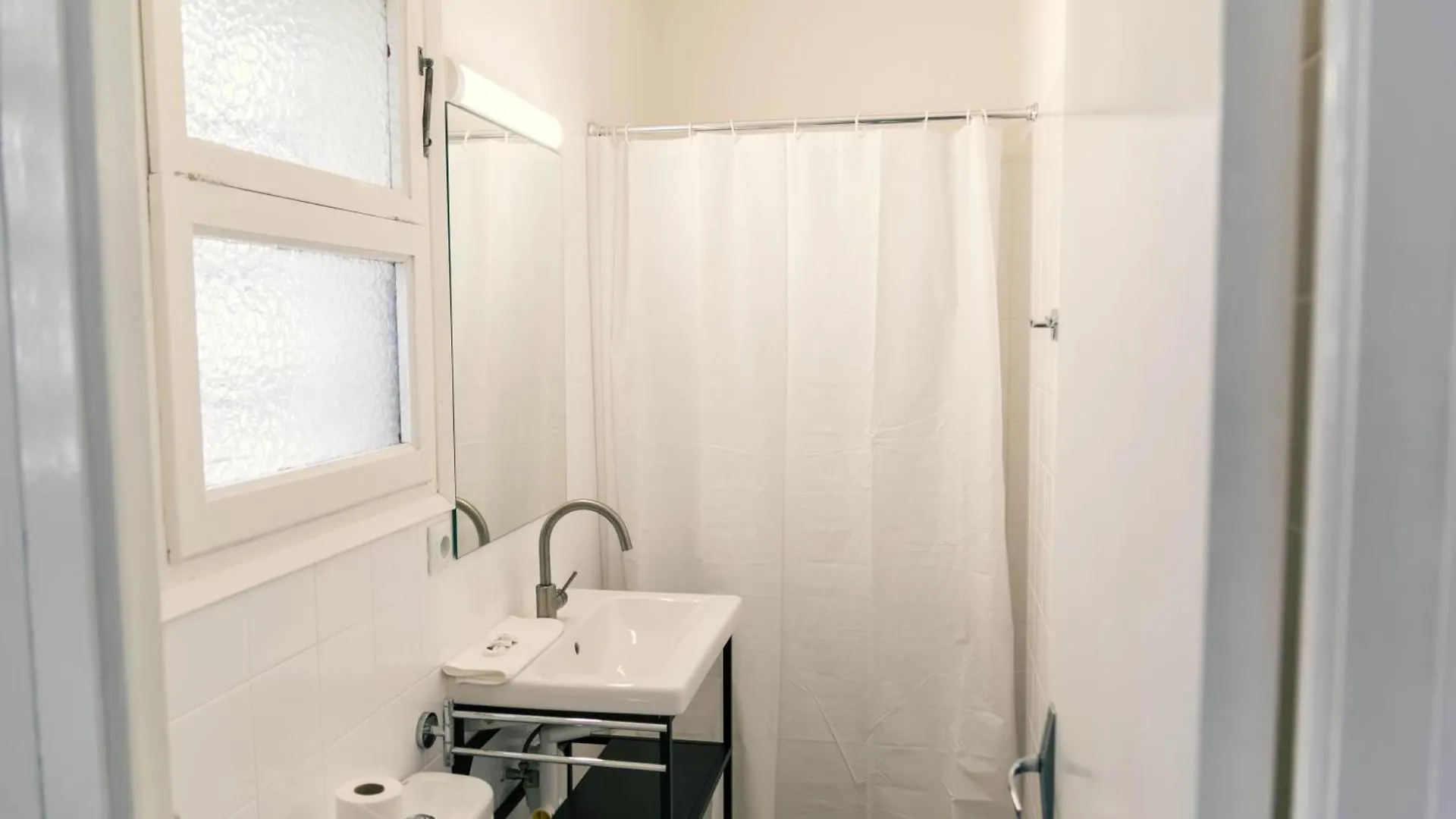 Apartaments Falco Llanca Apartment