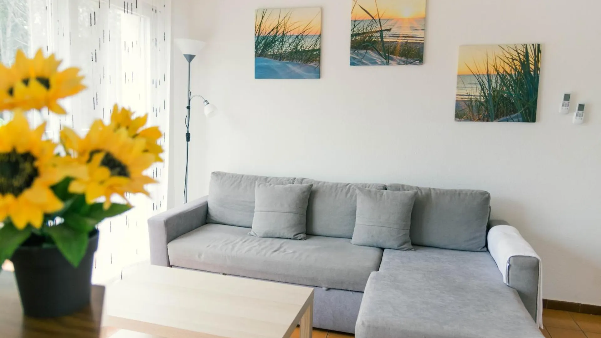 Apartaments Falco Llanca 0*,  Spain