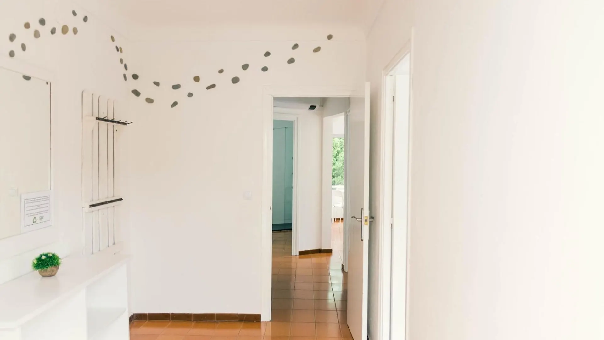 Apartaments Falco Llanca Apartment