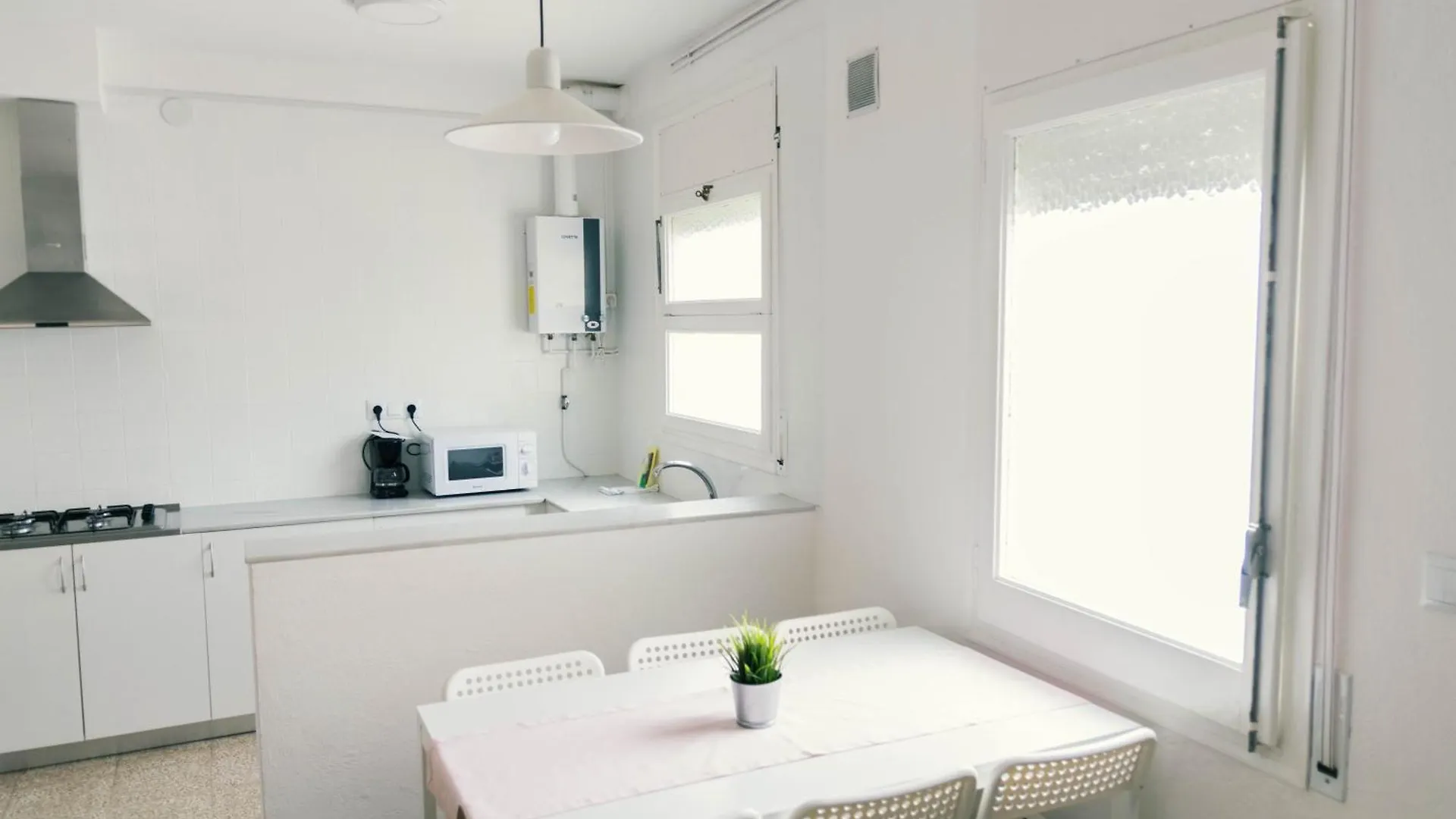 Apartaments Falco Llanca 0*,  Spain