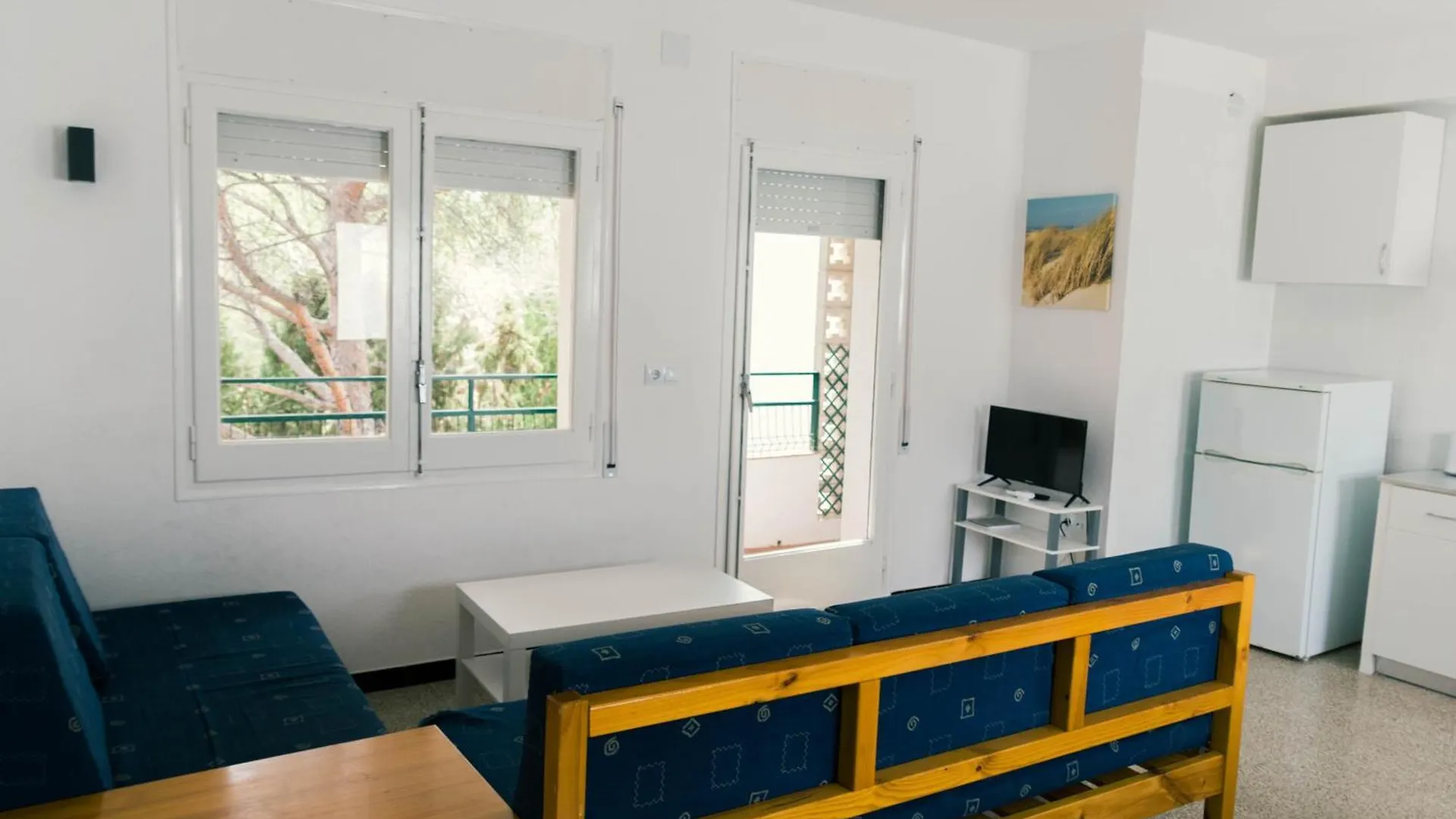 Apartaments Falco Llanca 0*,